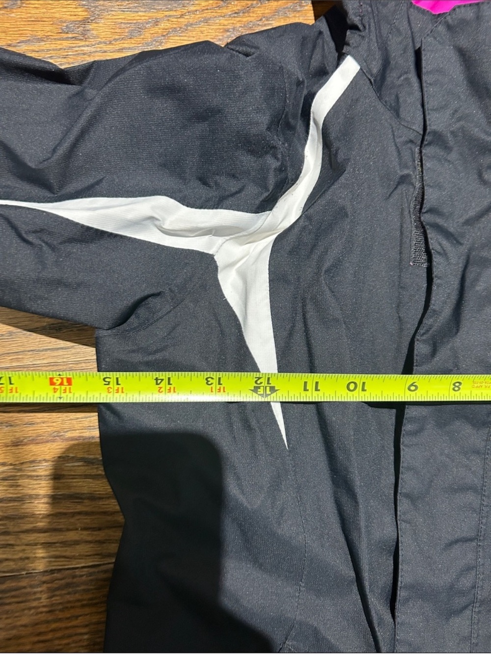 The North Face Girls Black Jacket with Pink Lining and White Accents - Picture 2 of 8